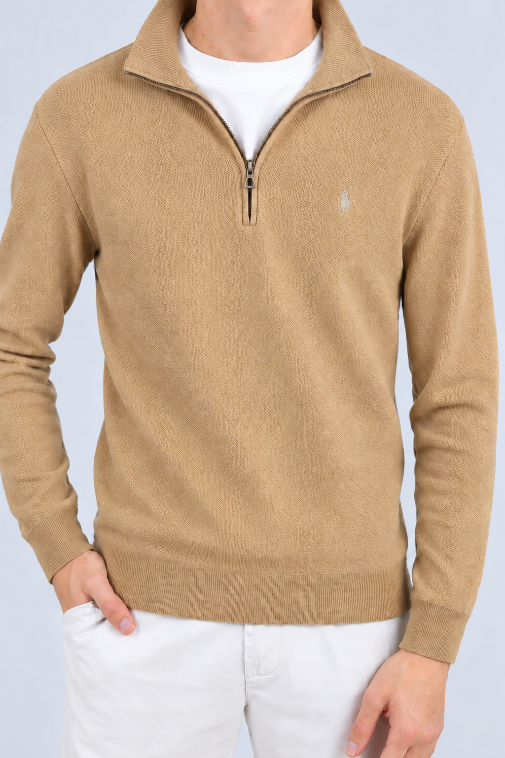 #3524 — modelfoto met verfijnde originele stof- en sluitingsdetails