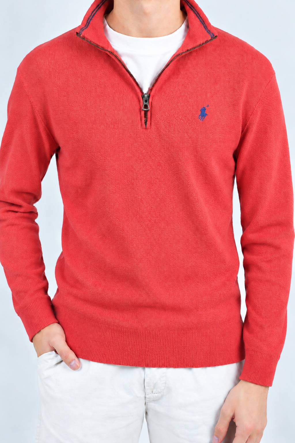 #3527 — modelfoto met verfijnde originele stof- en sluitingsdetails
