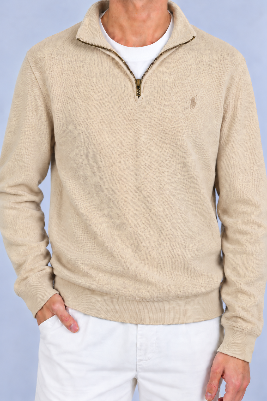#3537 — modelfoto met verfijnde originele stof- en sluitingsdetails